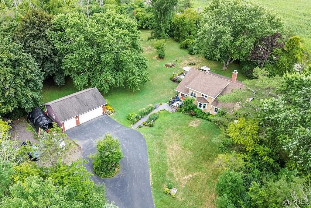 767 Sturgeon Point Road, Evans, New York 14047, Evans, New York 14047, 4 Bedrooms Bedrooms, 9 Rooms Rooms,2 BathroomsBathrooms,Residential,For Sale,767 Sturgeon Point Road, Evans, New York 14047,B1632632