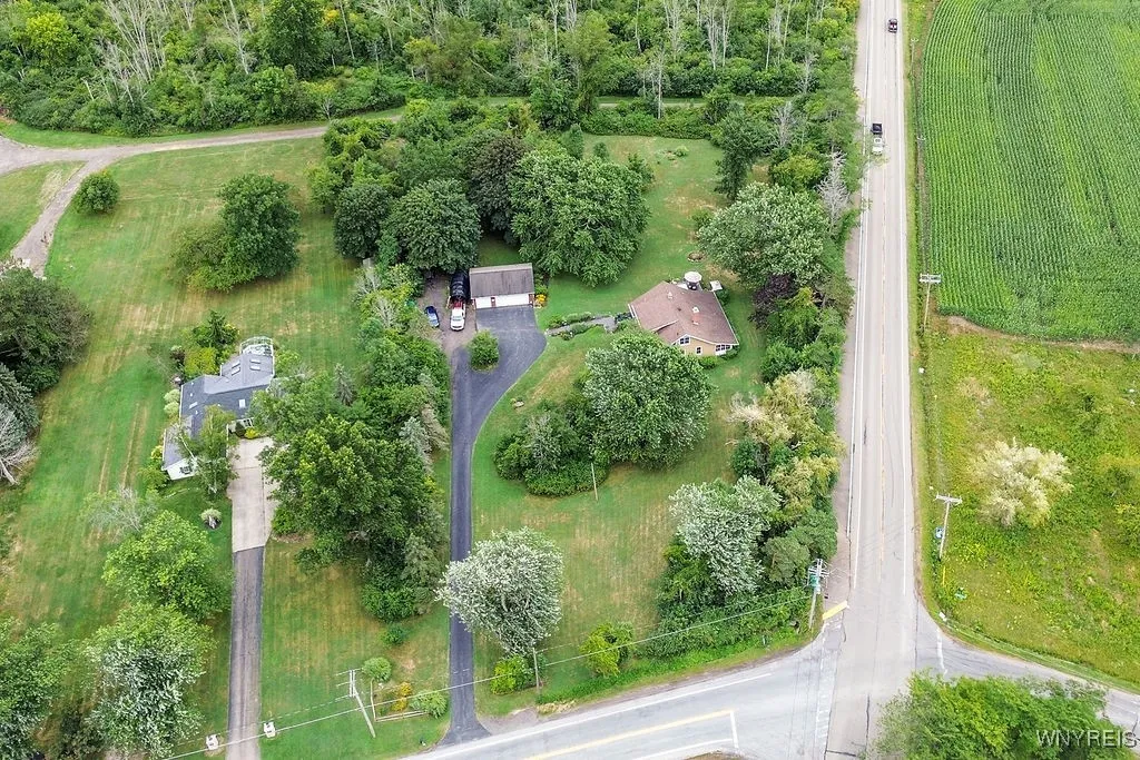 767 Sturgeon Point Road, Evans, New York 14047, Evans, New York 14047, 4 Bedrooms Bedrooms, 9 Rooms Rooms,2 BathroomsBathrooms,Residential,For Sale,767 Sturgeon Point Road, Evans, New York 14047,B1632632