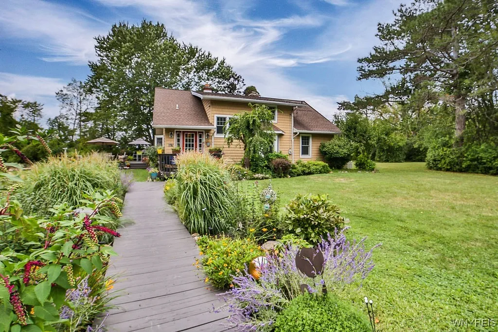 767 Sturgeon Point Road, Evans, New York 14047, Evans, New York 14047, 4 Bedrooms Bedrooms, 9 Rooms Rooms,2 BathroomsBathrooms,Residential,For Sale,767 Sturgeon Point Road, Evans, New York 14047,B1632632