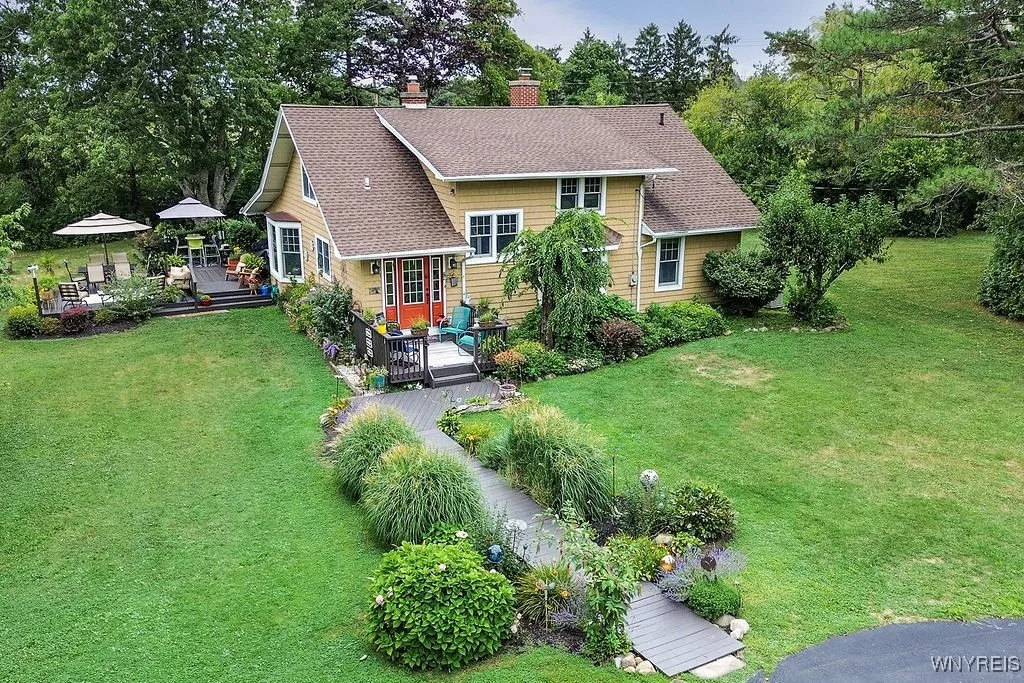 767 Sturgeon Point Road, Evans, New York 14047, Evans, New York 14047, 4 Bedrooms Bedrooms, 9 Rooms Rooms,2 BathroomsBathrooms,Residential,For Sale,767 Sturgeon Point Road, Evans, New York 14047,B1632632