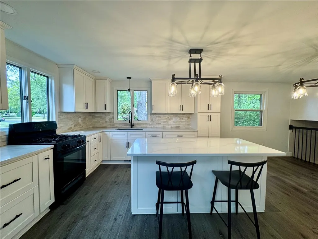292 True Hickory Drive, Greece, New York 14615, Greece, New York 14615, 3 Bedrooms Bedrooms, 6 Rooms Rooms,1 BathroomBathrooms,Residential,For Sale,292 True Hickory Drive, Greece, New York 14615,R1632150