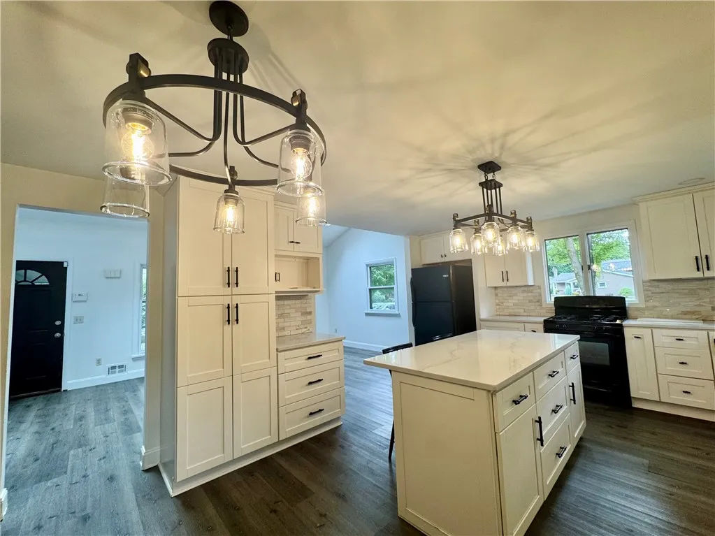 292 True Hickory Drive, Greece, New York 14615, Greece, New York 14615, 3 Bedrooms Bedrooms, 6 Rooms Rooms,1 BathroomBathrooms,Residential,For Sale,292 True Hickory Drive, Greece, New York 14615,R1632150