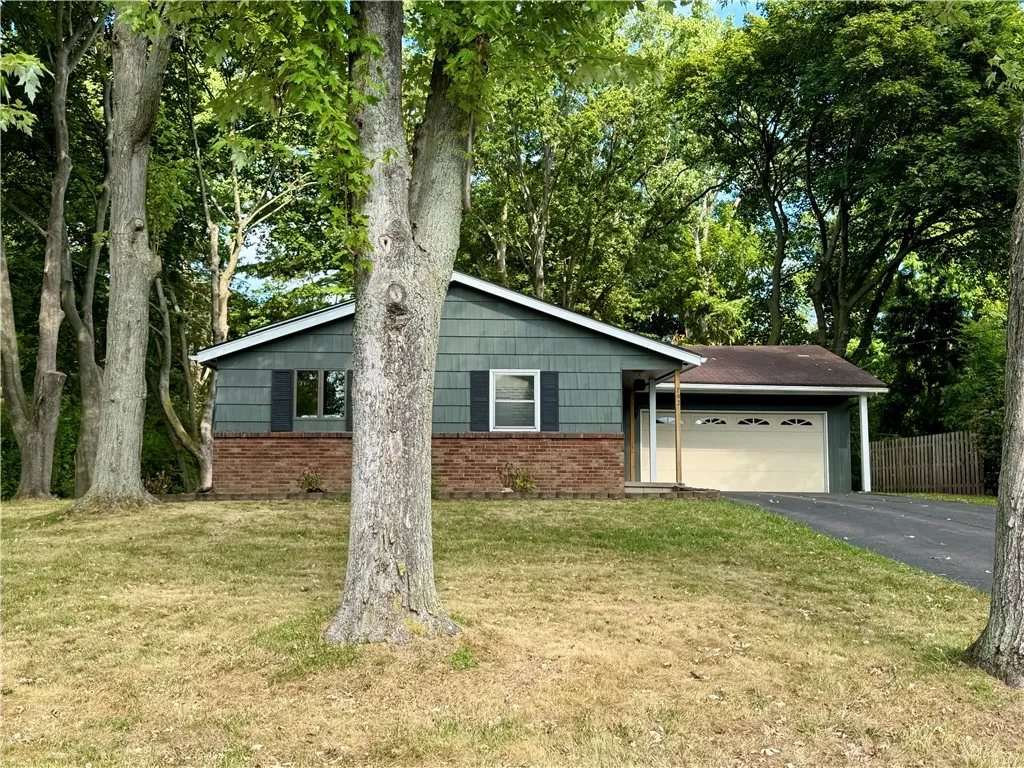 292 True Hickory Drive, Greece, New York 14615, Greece, New York 14615, 3 Bedrooms Bedrooms, 6 Rooms Rooms,1 BathroomBathrooms,Residential,For Sale,292 True Hickory Drive, Greece, New York 14615,R1632150