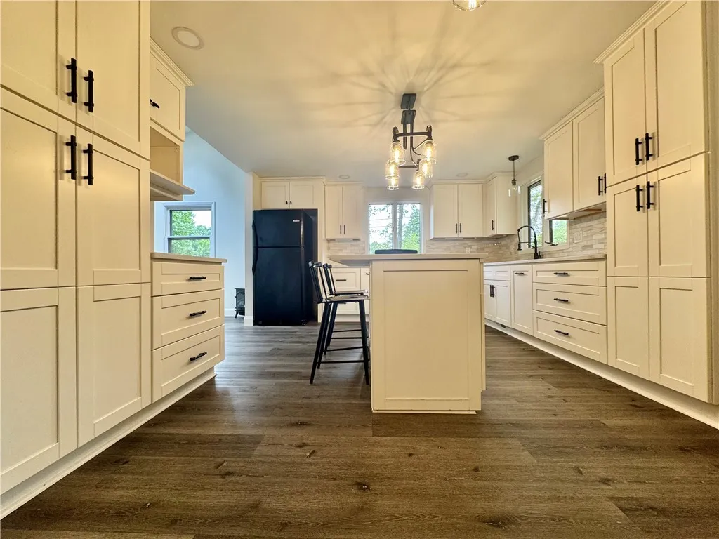 292 True Hickory Drive, Greece, New York 14615, Greece, New York 14615, 3 Bedrooms Bedrooms, 6 Rooms Rooms,1 BathroomBathrooms,Residential,Closed,292 True Hickory Drive, Greece, New York 14615,0,R1632150