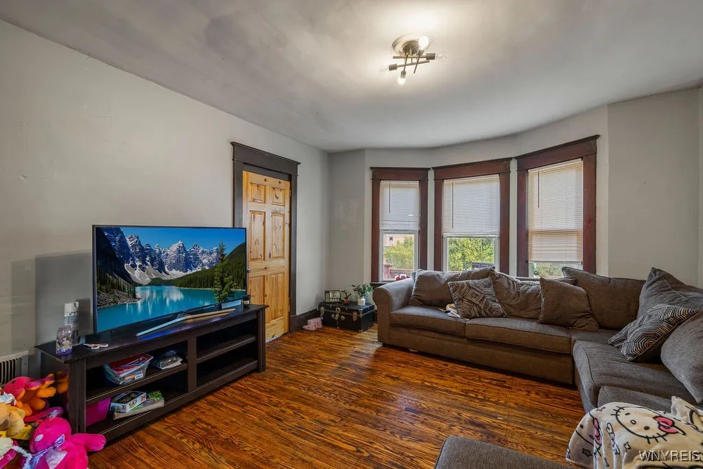 113 Woodside Avenue, Buffalo, New York 14220, Buffalo, New York 14220, 6 Bedrooms Bedrooms, ,2 BathroomsBathrooms,Residential,For Sale,113 Woodside Avenue, Buffalo, New York 14220,B1632964