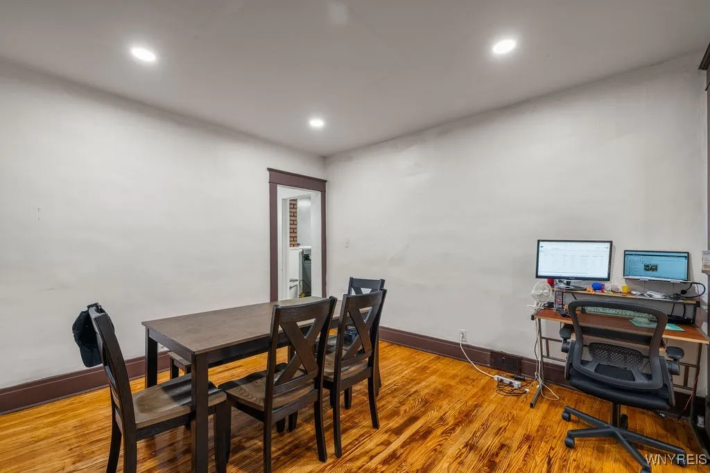 113 Woodside Avenue, Buffalo, New York 14220, Buffalo, New York 14220, 6 Bedrooms Bedrooms, ,2 BathroomsBathrooms,Residential,For Sale,113 Woodside Avenue, Buffalo, New York 14220,B1632964