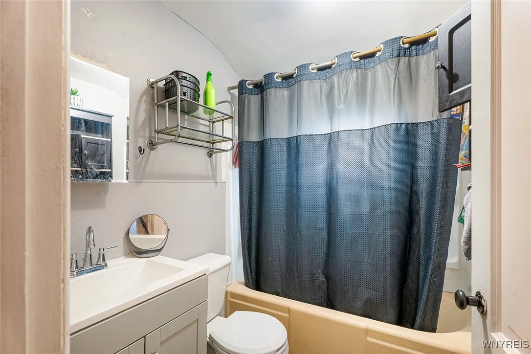 145 Kenview Avenue, Tonawanda, New York 14217, Tonawanda, New York 14217, 4 Bedrooms Bedrooms, ,2 BathroomsBathrooms,Residential,For Sale,145 Kenview Avenue, Tonawanda, New York 14217,B1633127