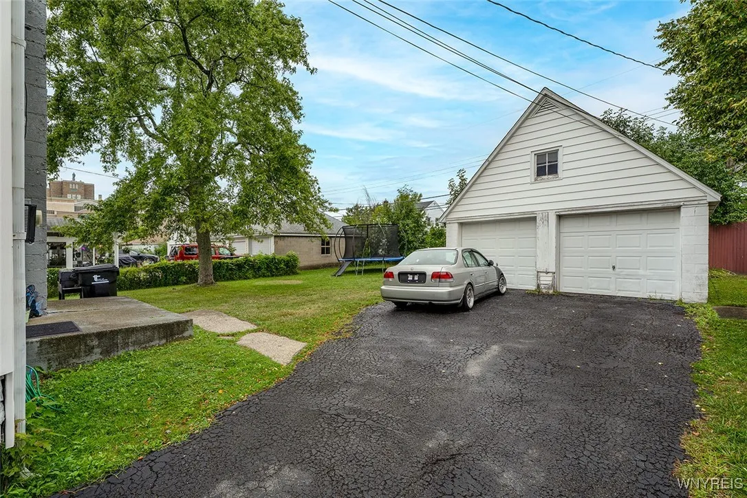 145 Kenview Avenue, Tonawanda, New York 14217, Tonawanda, New York 14217, 4 Bedrooms Bedrooms, ,2 BathroomsBathrooms,Residential,For Sale,145 Kenview Avenue, Tonawanda, New York 14217,B1633127