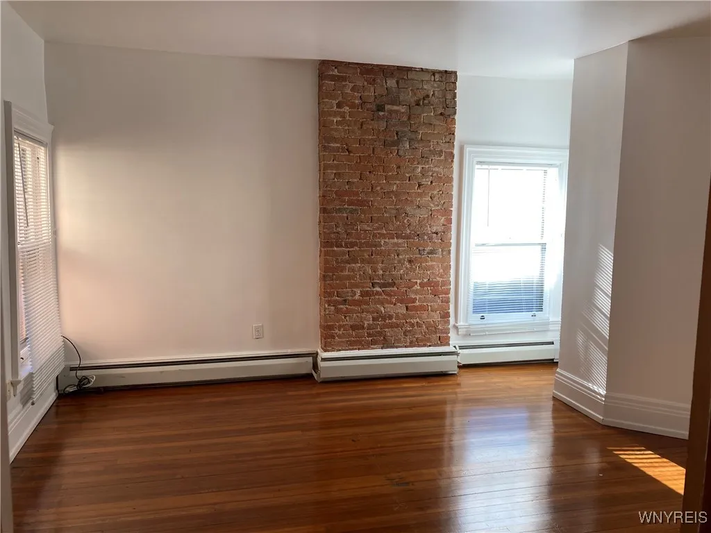 451 Franklin Street 2, Buffalo, New York 14202, Buffalo, New York 14202, 1 Bedroom Bedrooms, 4 Rooms Rooms,1 BathroomBathrooms,Residential Lease,For Rent,451 Franklin Street 2, Buffalo, New York 14202,B1632131