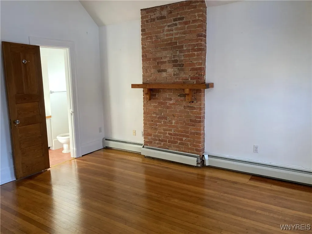 451 Franklin Street 2, Buffalo, New York 14202, Buffalo, New York 14202, 1 Bedroom Bedrooms, 4 Rooms Rooms,1 BathroomBathrooms,Residential Lease,For Rent,451 Franklin Street 2, Buffalo, New York 14202,B1632131