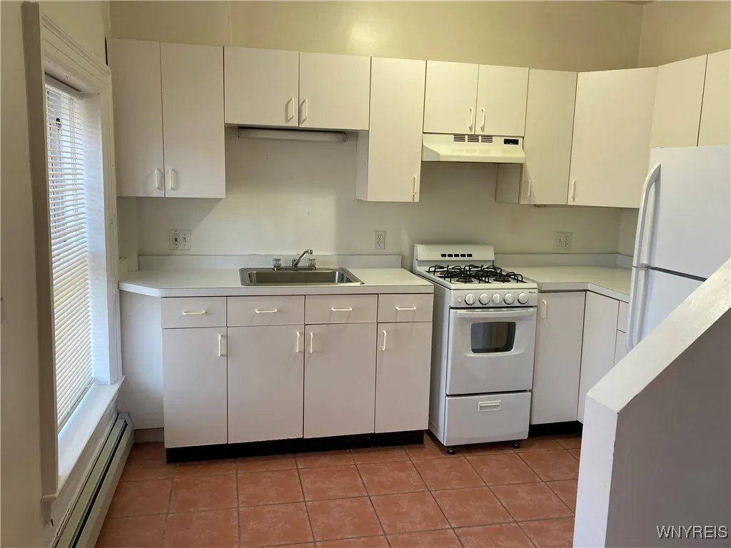 451 Franklin Street 2, Buffalo, New York 14202, Buffalo, New York 14202, 1 Bedroom Bedrooms, 4 Rooms Rooms,1 BathroomBathrooms,Residential Lease,For Rent,451 Franklin Street 2, Buffalo, New York 14202,B1632131