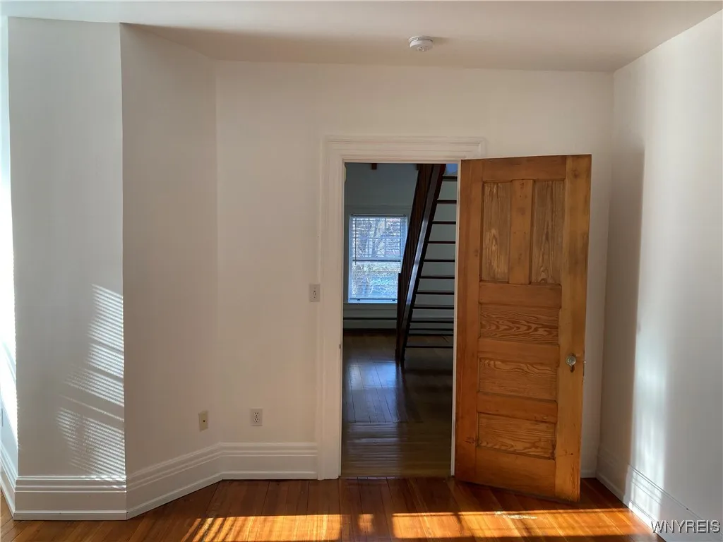 451 Franklin Street 2, Buffalo, New York 14202, Buffalo, New York 14202, 1 Bedroom Bedrooms, 4 Rooms Rooms,1 BathroomBathrooms,Residential Lease,For Rent,451 Franklin Street 2, Buffalo, New York 14202,B1632131