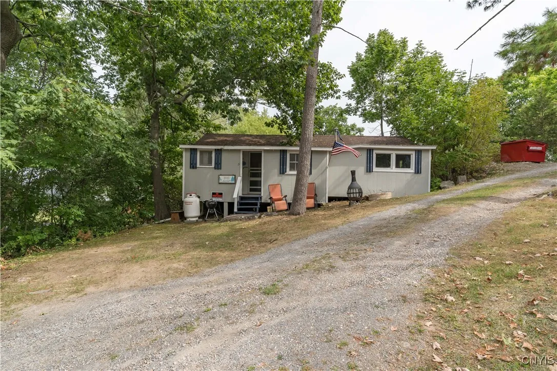 Office/owner's cottage
