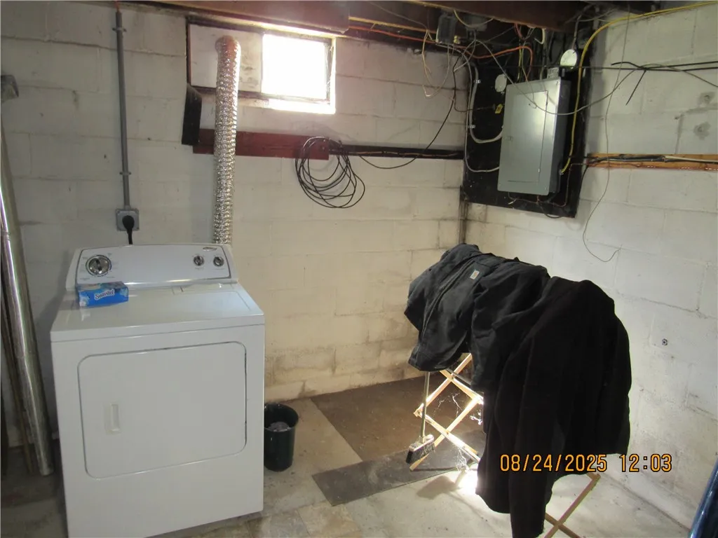 452 West Avenue, Arcadia, New York 14513, Arcadia, New York 14513, 2 Bedrooms Bedrooms, 5 Rooms Rooms,1 BathroomBathrooms,Residential,For Sale,452 West Avenue, Arcadia, New York 14513,R1632983