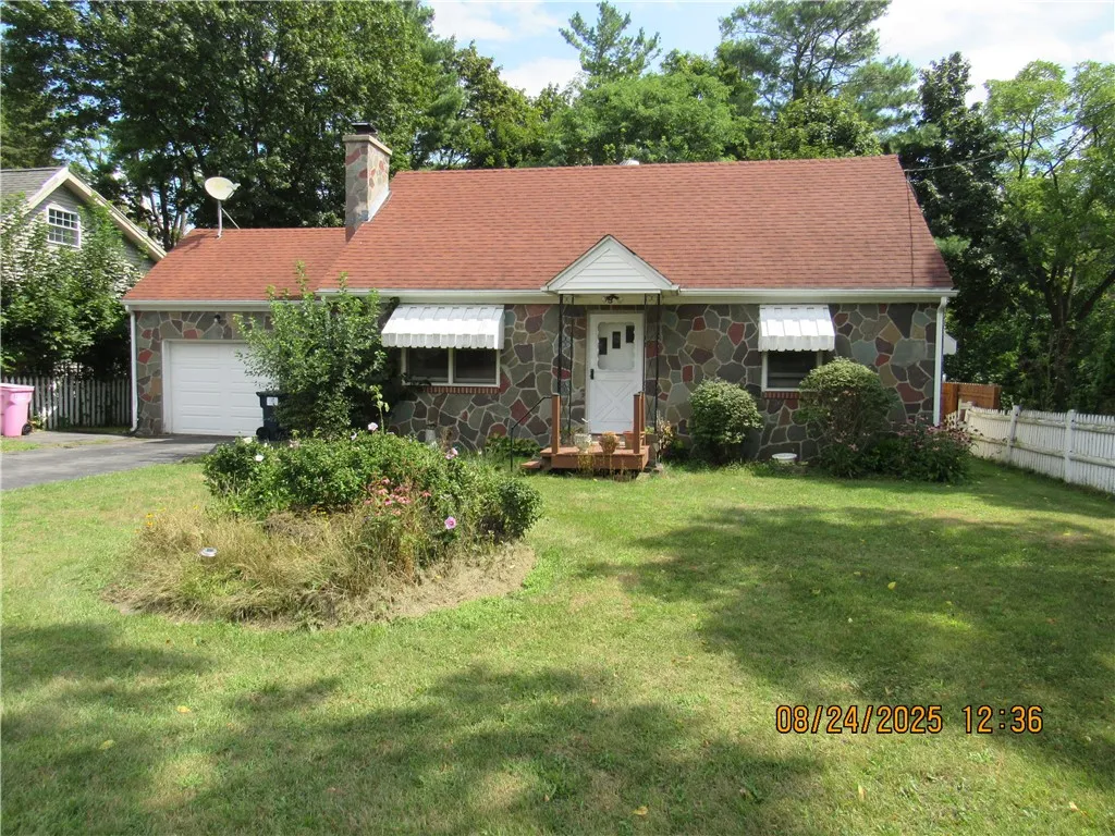 452 West Avenue, Arcadia, New York 14513, Arcadia, New York 14513, 2 Bedrooms Bedrooms, 5 Rooms Rooms,1 BathroomBathrooms,Residential,For Sale,452 West Avenue, Arcadia, New York 14513,R1632983