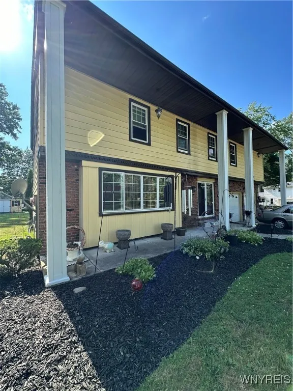 60 Chapel, Amherst, New York 14221, Amherst, New York 14221, 6 Bedrooms Bedrooms, 12 Rooms Rooms,3 BathroomsBathrooms,Residential,For Sale,60 Chapel, Amherst, New York 14221,B1633149