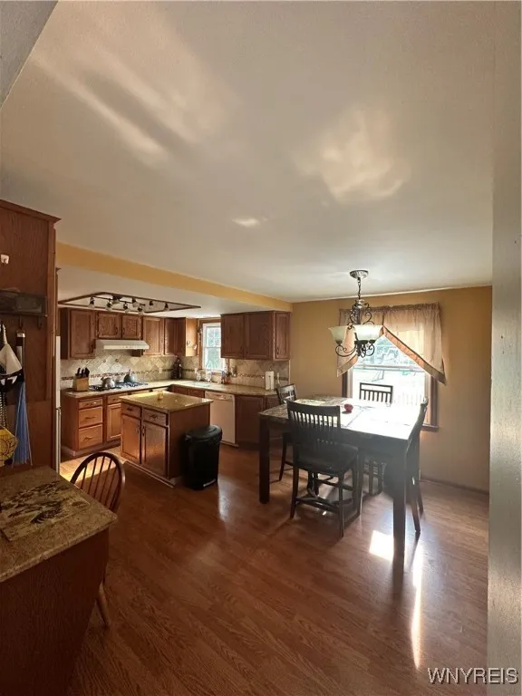 60 Chapel, Amherst, New York 14221, Amherst, New York 14221, 6 Bedrooms Bedrooms, 12 Rooms Rooms,3 BathroomsBathrooms,Residential,For Sale,60 Chapel, Amherst, New York 14221,B1633149