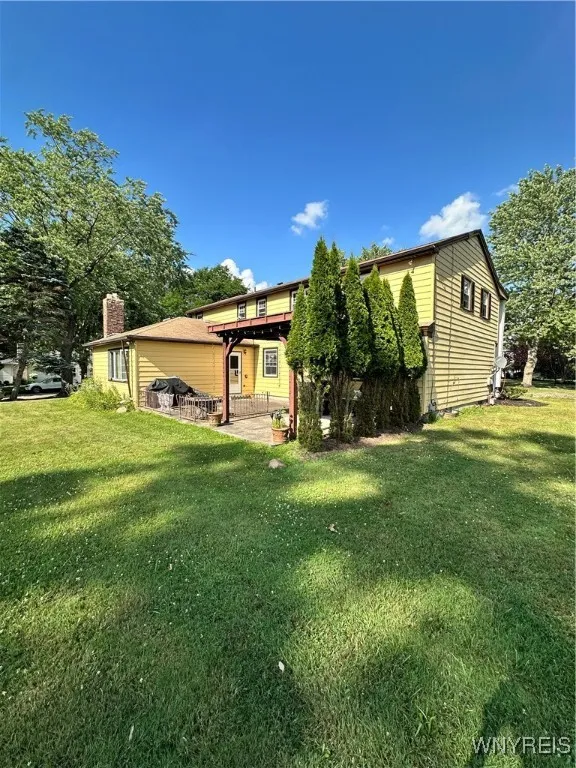 60 Chapel, Amherst, New York 14221, Amherst, New York 14221, 6 Bedrooms Bedrooms, 12 Rooms Rooms,3 BathroomsBathrooms,Residential,For Sale,60 Chapel, Amherst, New York 14221,B1633149