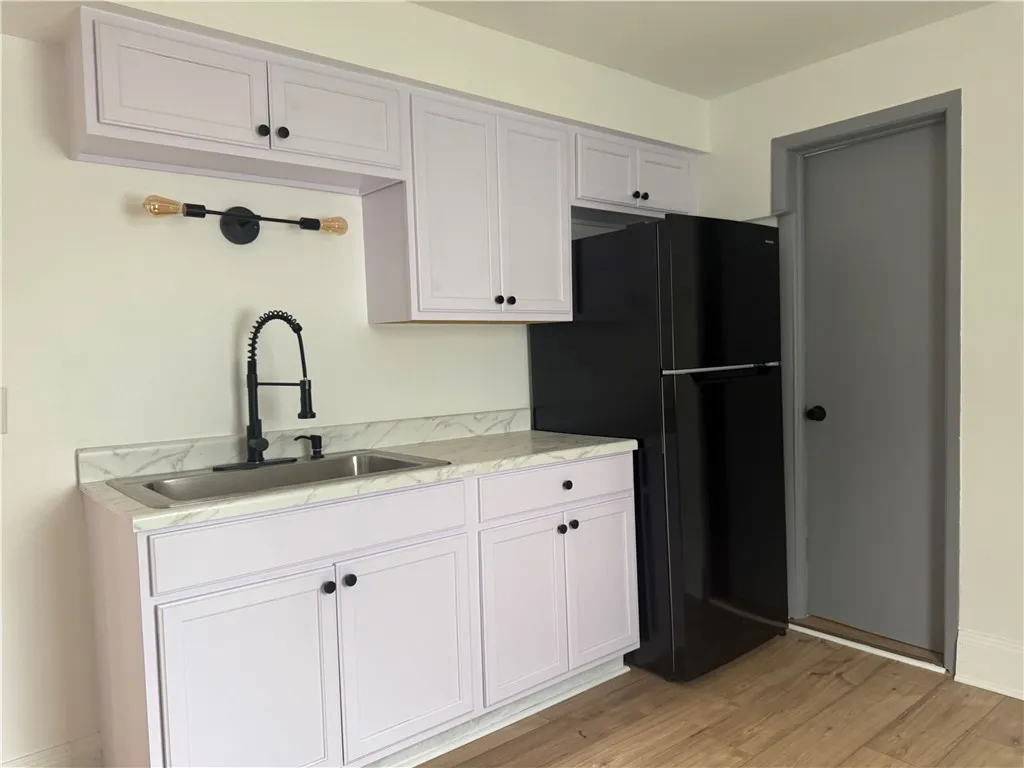 306 Curlew Street, Rochester, New York 14613, Rochester, New York 14613, 3 Bedrooms Bedrooms, 7 Rooms Rooms,1 BathroomBathrooms,Residential,For Sale,306 Curlew Street, Rochester, New York 14613,R1633135