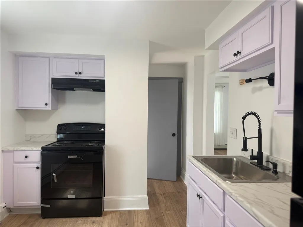 306 Curlew Street, Rochester, New York 14613, Rochester, New York 14613, 3 Bedrooms Bedrooms, 7 Rooms Rooms,1 BathroomBathrooms,Residential,For Sale,306 Curlew Street, Rochester, New York 14613,R1633135