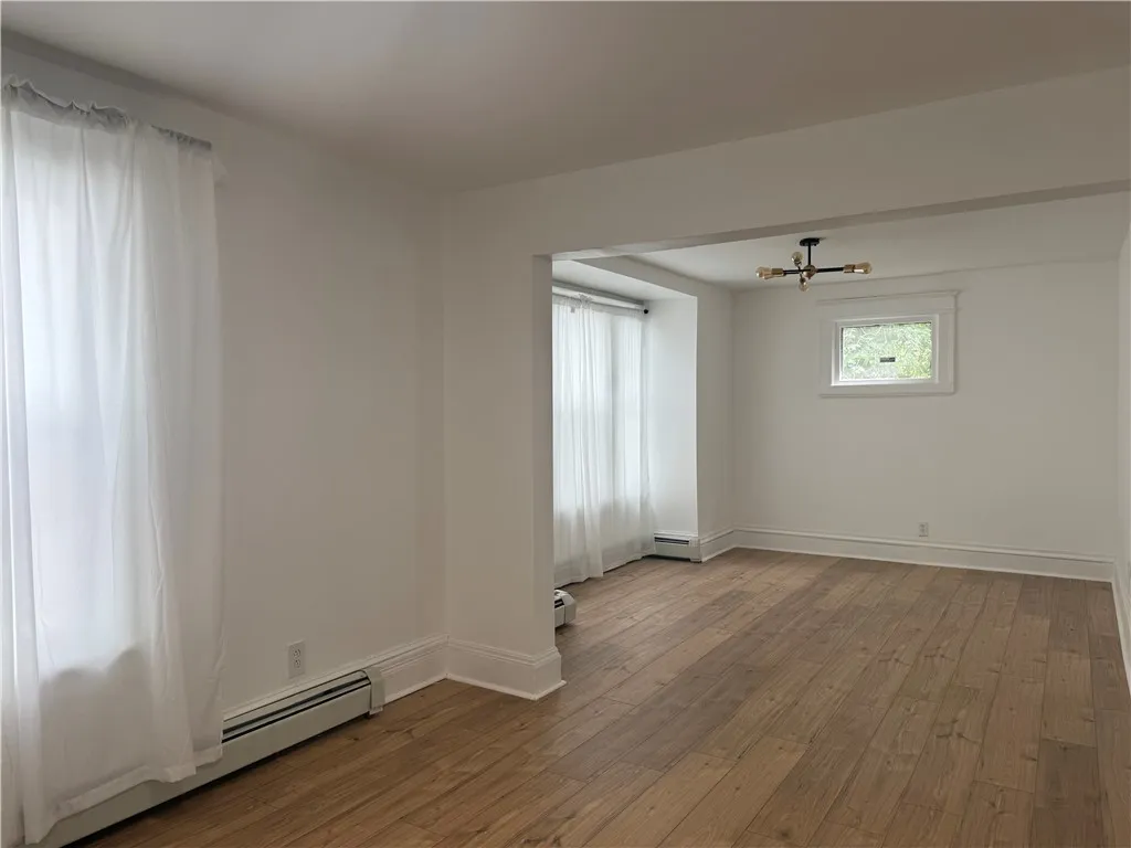 306 Curlew Street, Rochester, New York 14613, Rochester, New York 14613, 3 Bedrooms Bedrooms, 7 Rooms Rooms,1 BathroomBathrooms,Residential,For Sale,306 Curlew Street, Rochester, New York 14613,R1633135