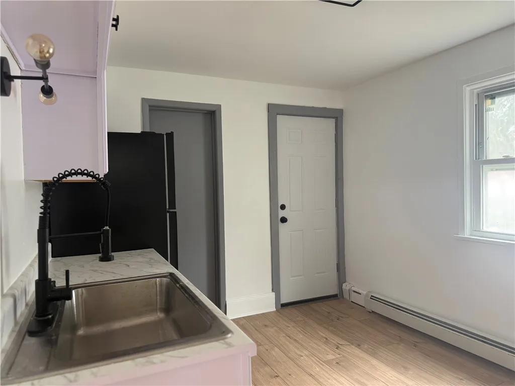 306 Curlew Street, Rochester, New York 14613, Rochester, New York 14613, 3 Bedrooms Bedrooms, 7 Rooms Rooms,1 BathroomBathrooms,Residential,For Sale,306 Curlew Street, Rochester, New York 14613,R1633135