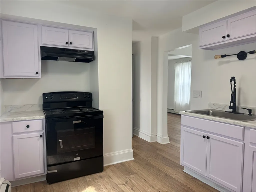 306 Curlew Street, Rochester, New York 14613, Rochester, New York 14613, 3 Bedrooms Bedrooms, 7 Rooms Rooms,1 BathroomBathrooms,Residential,For Sale,306 Curlew Street, Rochester, New York 14613,R1633135