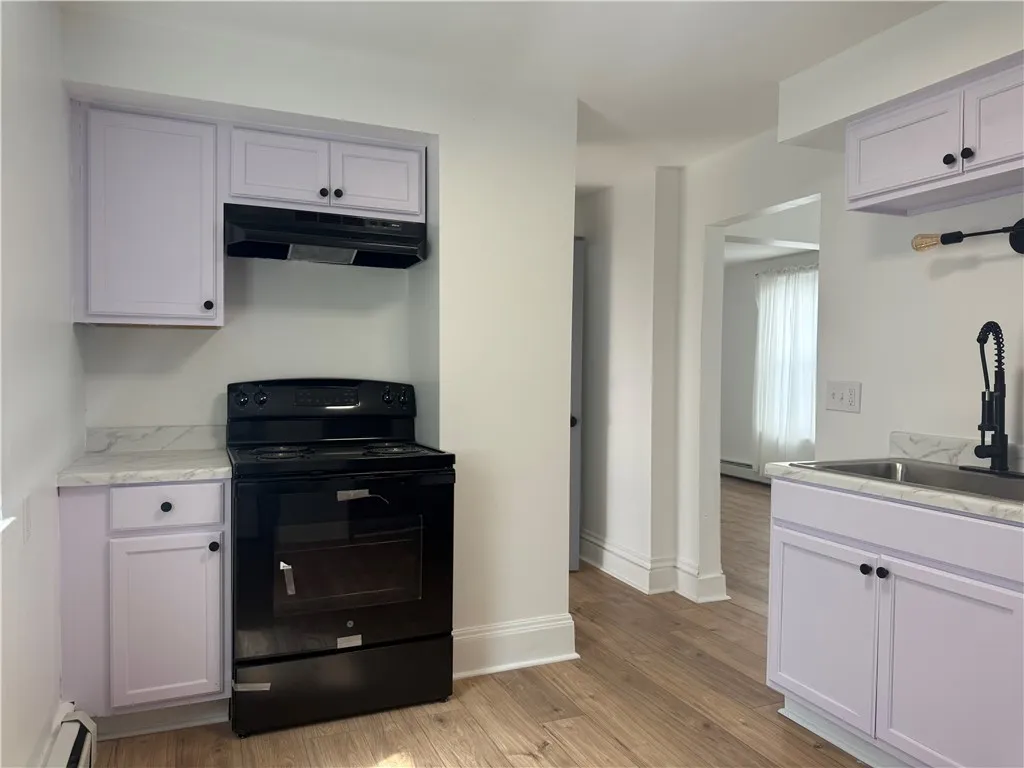 306 Curlew Street, Rochester, New York 14613, Rochester, New York 14613, 3 Bedrooms Bedrooms, 7 Rooms Rooms,1 BathroomBathrooms,Residential,For Sale,306 Curlew Street, Rochester, New York 14613,R1633135