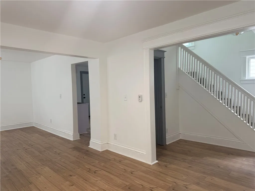 306 Curlew Street, Rochester, New York 14613, Rochester, New York 14613, 3 Bedrooms Bedrooms, 7 Rooms Rooms,1 BathroomBathrooms,Residential,For Sale,306 Curlew Street, Rochester, New York 14613,R1633135