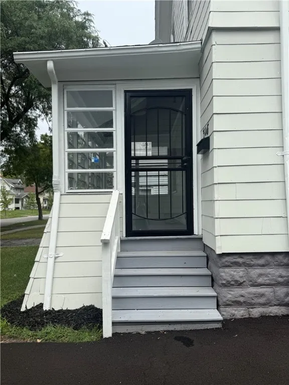 306 Curlew Street, Rochester, New York 14613, Rochester, New York 14613, 3 Bedrooms Bedrooms, 7 Rooms Rooms,1 BathroomBathrooms,Residential,For Sale,306 Curlew Street, Rochester, New York 14613,R1633135