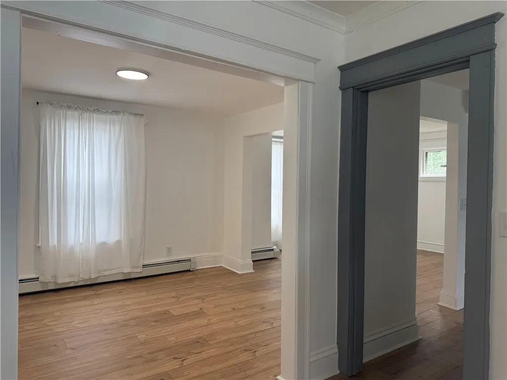 306 Curlew Street, Rochester, New York 14613, Rochester, New York 14613, 3 Bedrooms Bedrooms, 7 Rooms Rooms,1 BathroomBathrooms,Residential,For Sale,306 Curlew Street, Rochester, New York 14613,R1633135