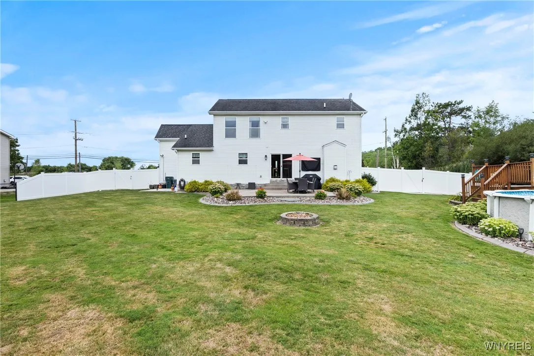 7139 Shawnee Road, Wheatfield, New York 14120, Wheatfield, New York 14120, 4 Bedrooms Bedrooms, 10 Rooms Rooms,2 BathroomsBathrooms,Residential,For Sale,7139 Shawnee Road, Wheatfield, New York 14120,B1632064