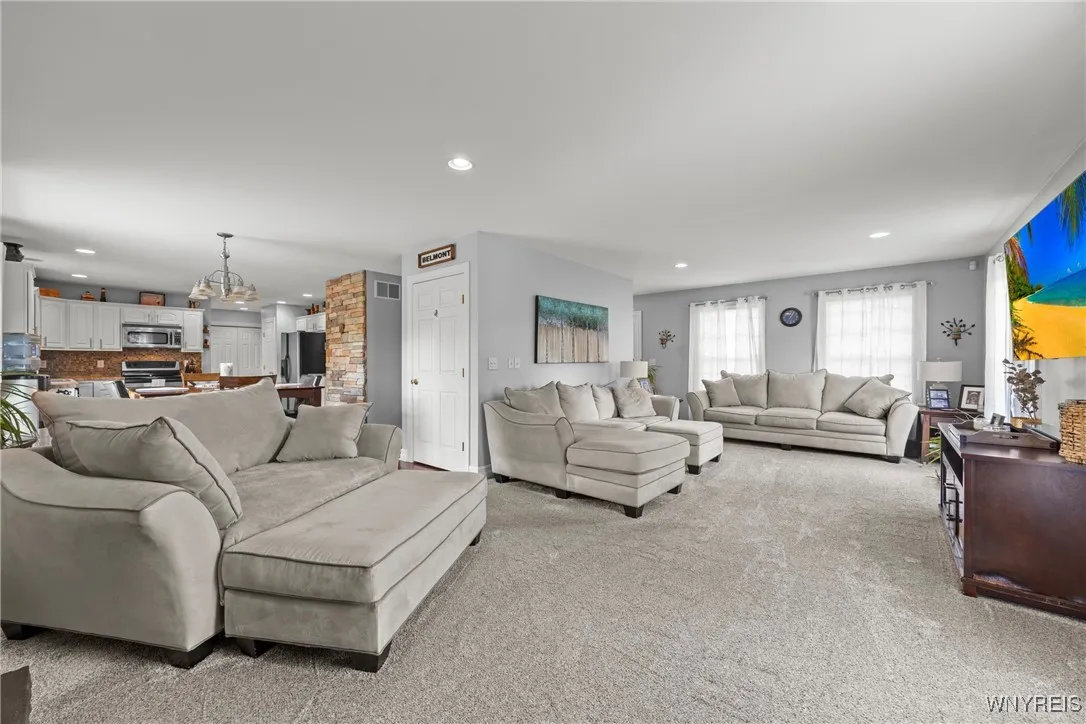 7139 Shawnee Road, Wheatfield, New York 14120, Wheatfield, New York 14120, 4 Bedrooms Bedrooms, 10 Rooms Rooms,2 BathroomsBathrooms,Residential,For Sale,7139 Shawnee Road, Wheatfield, New York 14120,B1632064