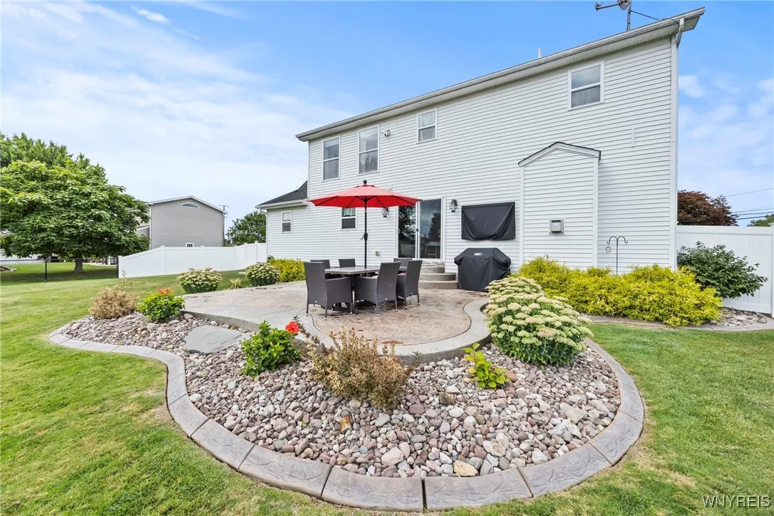 7139 Shawnee Road, Wheatfield, New York 14120, Wheatfield, New York 14120, 4 Bedrooms Bedrooms, 10 Rooms Rooms,2 BathroomsBathrooms,Residential,For Sale,7139 Shawnee Road, Wheatfield, New York 14120,B1632064