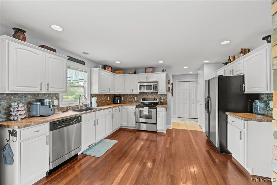 7139 Shawnee Road, Wheatfield, New York 14120, Wheatfield, New York 14120, 4 Bedrooms Bedrooms, 10 Rooms Rooms,2 BathroomsBathrooms,Residential,For Sale,7139 Shawnee Road, Wheatfield, New York 14120,B1632064