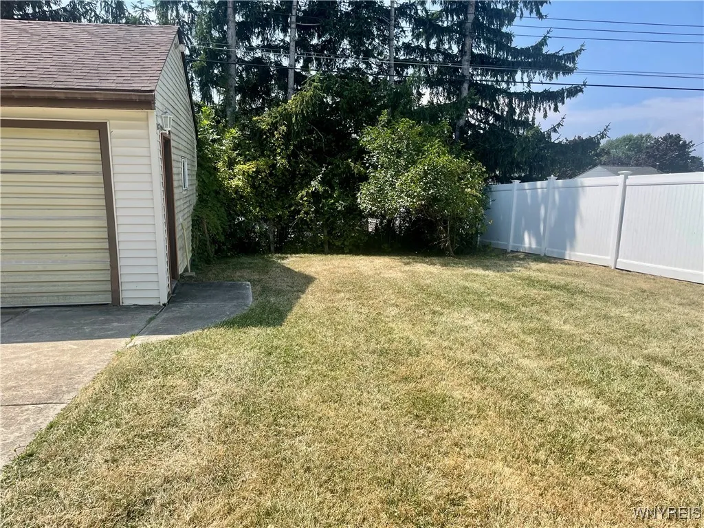 120 Dartwood Drive, Cheektowaga, New York 14227, Cheektowaga, New York 14227, 3 Bedrooms Bedrooms, 6 Rooms Rooms,2 BathroomsBathrooms,Residential,For Sale,120 Dartwood Drive, Cheektowaga, New York 14227,B1633151