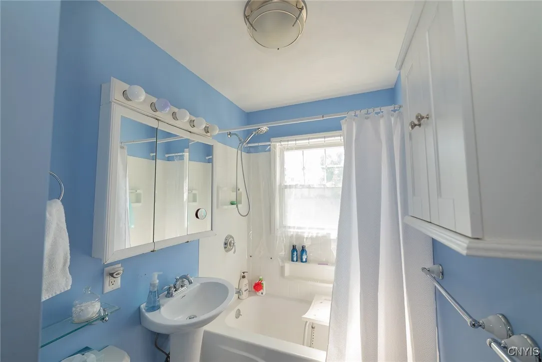 113 Kenneth Road, Camillus, New York 13031, Camillus, New York 13031, 3 Bedrooms Bedrooms, 8 Rooms Rooms,1 BathroomBathrooms,Residential,For Sale,113 Kenneth Road, Camillus, New York 13031,S1632988