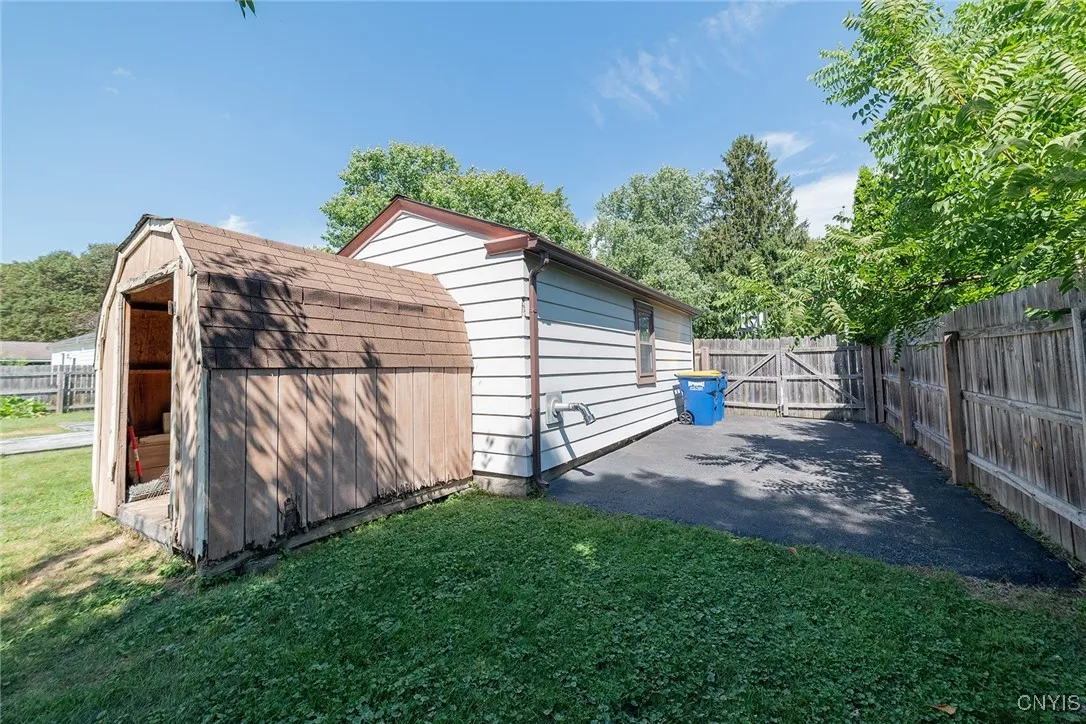 113 Kenneth Road, Camillus, New York 13031, Camillus, New York 13031, 3 Bedrooms Bedrooms, 8 Rooms Rooms,1 BathroomBathrooms,Residential,For Sale,113 Kenneth Road, Camillus, New York 13031,S1632988