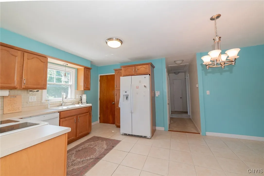 113 Kenneth Road, Camillus, New York 13031, Camillus, New York 13031, 3 Bedrooms Bedrooms, 8 Rooms Rooms,1 BathroomBathrooms,Residential,For Sale,113 Kenneth Road, Camillus, New York 13031,S1632988