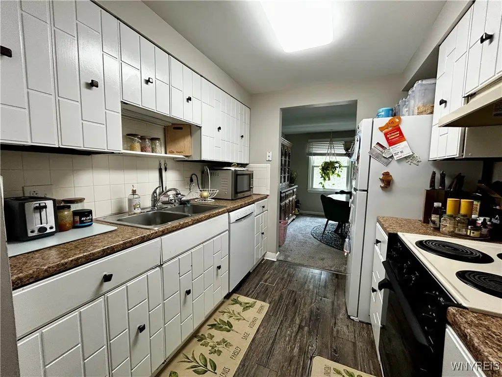 1340 Maple Road 5, Amherst, New York 14221, Amherst, New York 14221, 2 Bedrooms Bedrooms, 5 Rooms Rooms,1 BathroomBathrooms,Residential,For Sale,1340 Maple Road 5, Amherst, New York 14221,B1633026