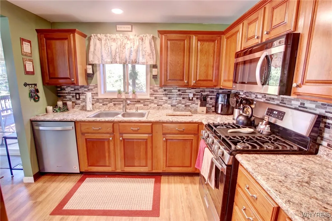 4015 Towers Place, Hamburg, New York 14075, Hamburg, New York 14075, 4 Bedrooms Bedrooms, 9 Rooms Rooms,2 BathroomsBathrooms,Residential,For Sale,4015 Towers Place, Hamburg, New York 14075,B1633134
