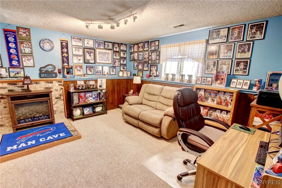 4015 Towers Place, Hamburg, New York 14075, Hamburg, New York 14075, 4 Bedrooms Bedrooms, 9 Rooms Rooms,2 BathroomsBathrooms,Residential,For Sale,4015 Towers Place, Hamburg, New York 14075,B1633134