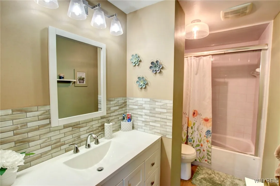 4015 Towers Place, Hamburg, New York 14075, Hamburg, New York 14075, 4 Bedrooms Bedrooms, 9 Rooms Rooms,2 BathroomsBathrooms,Residential,For Sale,4015 Towers Place, Hamburg, New York 14075,B1633134