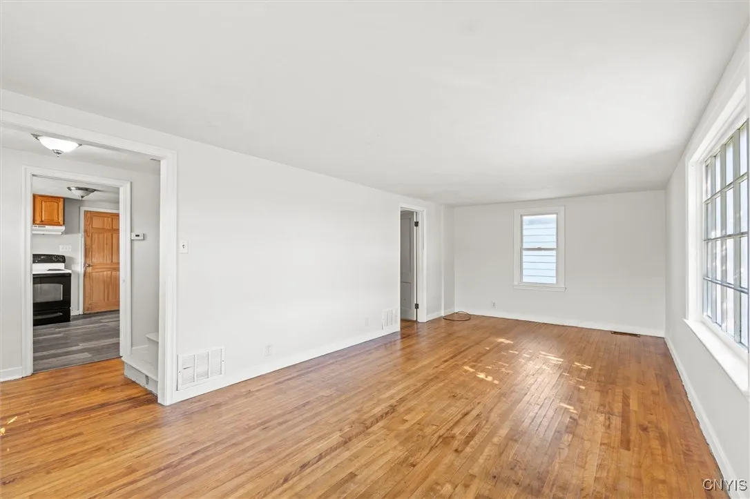 901 Kinne Street, Onondaga, New York 13057, Onondaga, New York 13057, 3 Bedrooms Bedrooms, 7 Rooms Rooms,1 BathroomBathrooms,Residential,For Sale,901 Kinne Street, Onondaga, New York 13057,S1633061
