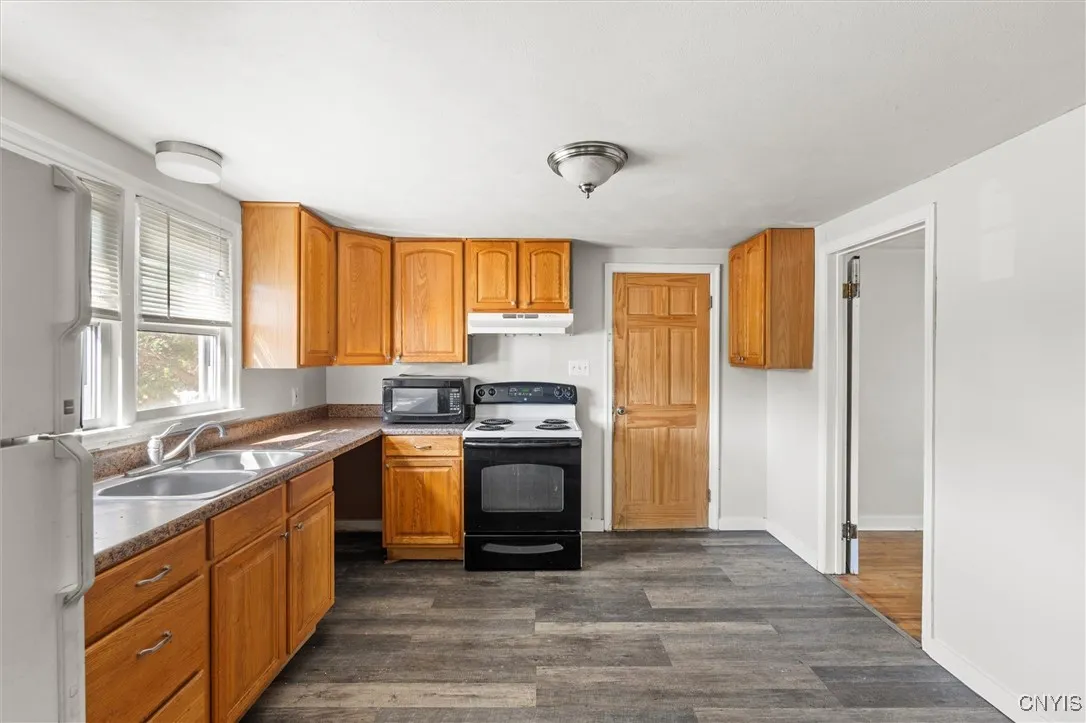 901 Kinne Street, Onondaga, New York 13057, Onondaga, New York 13057, 3 Bedrooms Bedrooms, 7 Rooms Rooms,1 BathroomBathrooms,Residential,For Sale,901 Kinne Street, Onondaga, New York 13057,S1633061