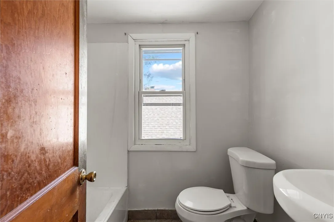 901 Kinne Street, Onondaga, New York 13057, Onondaga, New York 13057, 3 Bedrooms Bedrooms, 7 Rooms Rooms,1 BathroomBathrooms,Residential,For Sale,901 Kinne Street, Onondaga, New York 13057,S1633061