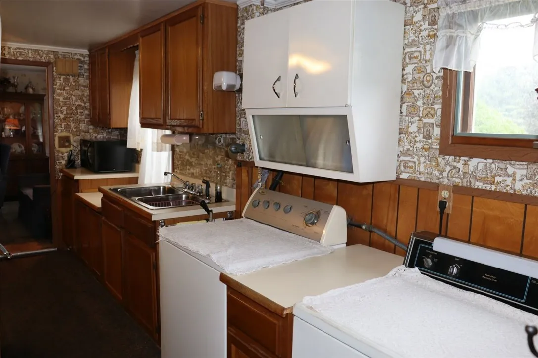 380 North Greece Road, Greece, New York 14468, Greece, New York 14468, 3 Bedrooms Bedrooms, 7 Rooms Rooms,1 BathroomBathrooms,Residential,For Sale,380 North Greece Road, Greece, New York 14468,R1632652