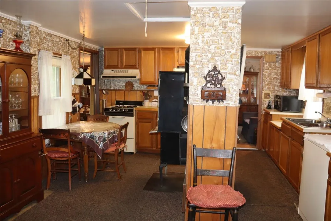 380 North Greece Road, Greece, New York 14468, Greece, New York 14468, 3 Bedrooms Bedrooms, 7 Rooms Rooms,1 BathroomBathrooms,Residential,For Sale,380 North Greece Road, Greece, New York 14468,R1632652