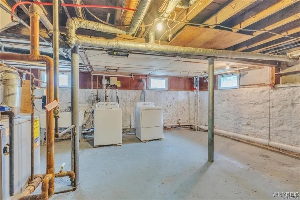 228 Highgate Avenue, Buffalo, New York 14215, Buffalo, New York 14215, 4 Bedrooms Bedrooms, 7 Rooms Rooms,2 BathroomsBathrooms,Residential Lease,For Rent,228 Highgate Avenue, Buffalo, New York 14215,B1632431