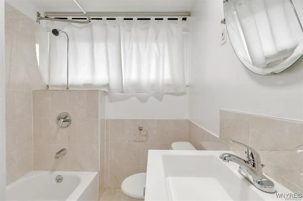 228 Highgate Avenue, Buffalo, New York 14215, Buffalo, New York 14215, 4 Bedrooms Bedrooms, 7 Rooms Rooms,2 BathroomsBathrooms,Residential Lease,For Rent,228 Highgate Avenue, Buffalo, New York 14215,B1632431